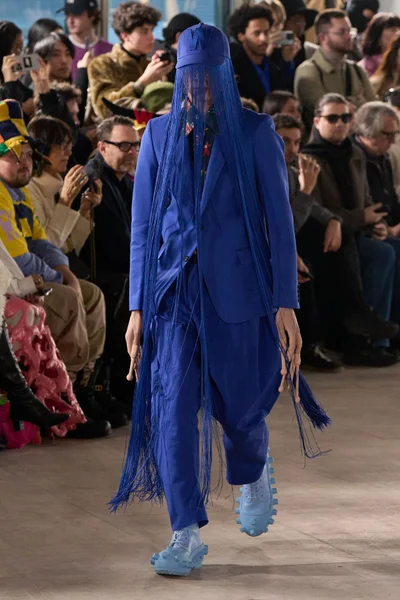 Look 24